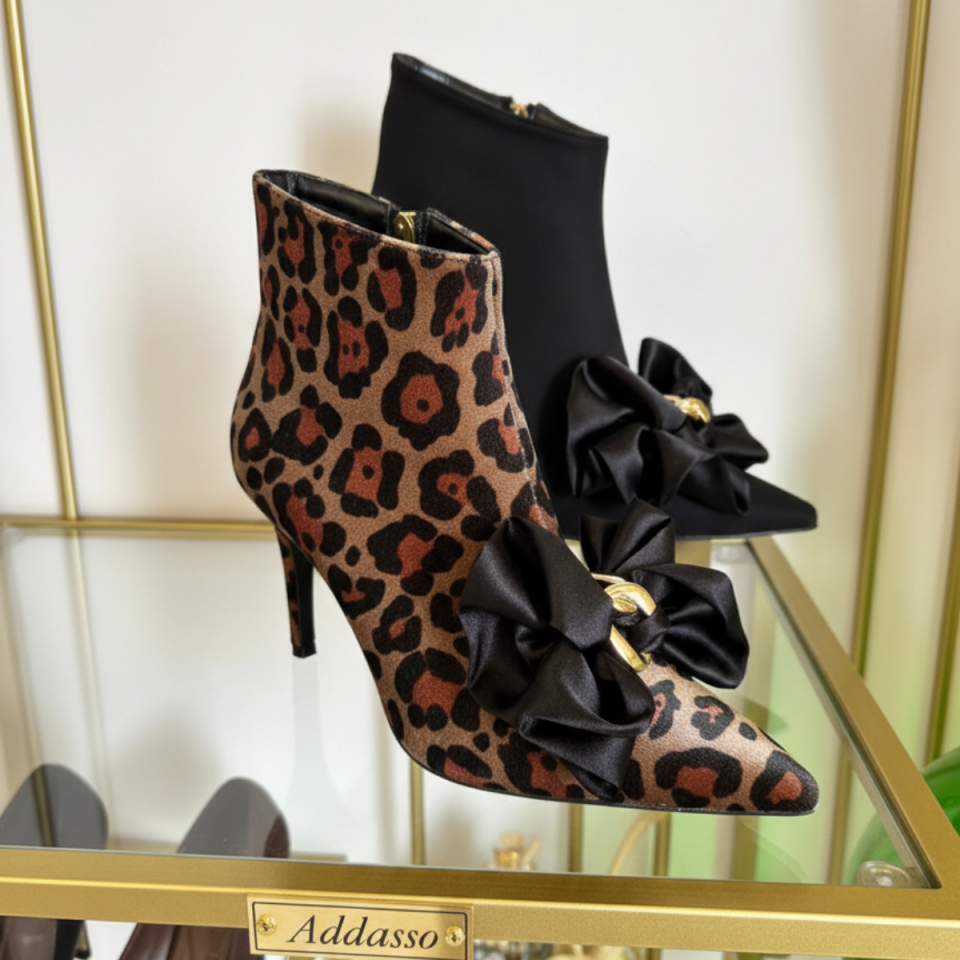 Lia Aksesuarlı Süet Sivri Burun Bot