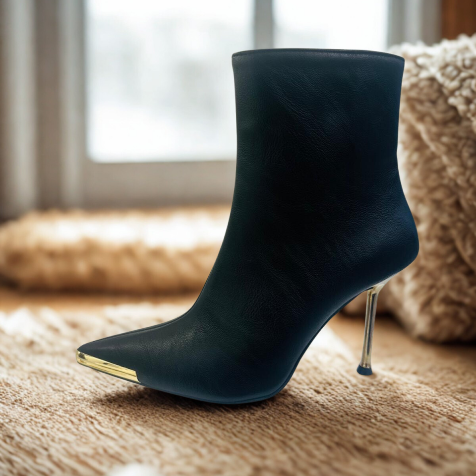 Gold Sivri Burun İnce Topuklu Bot